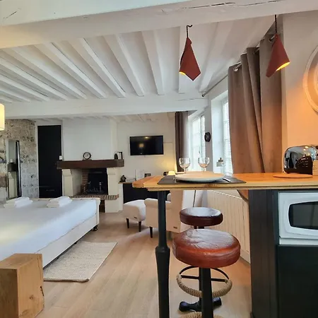 La Parenthese Saint Jean Charming In The Heart Of 옹플뢰르